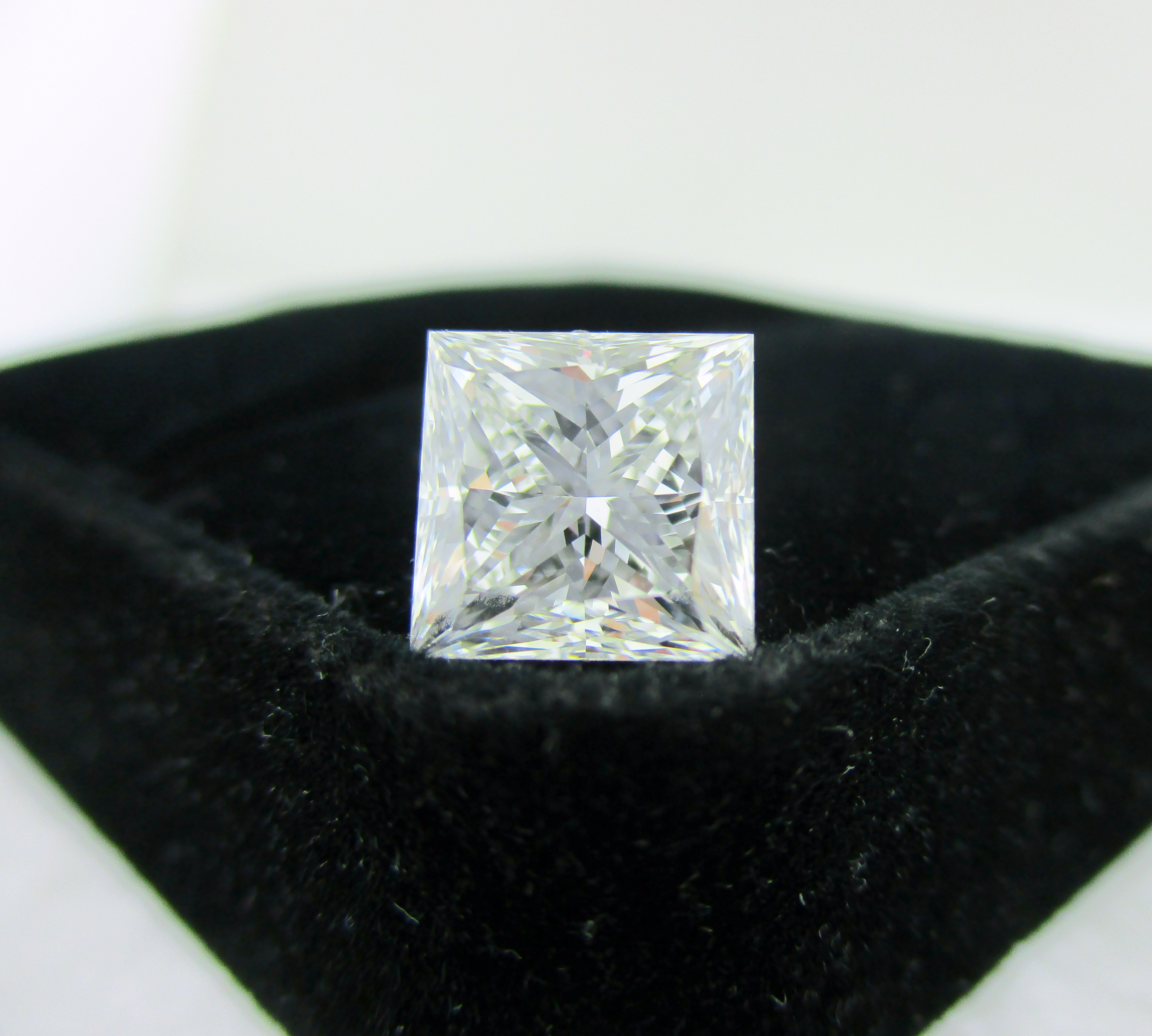 Princess 3.20ct F VVS2
