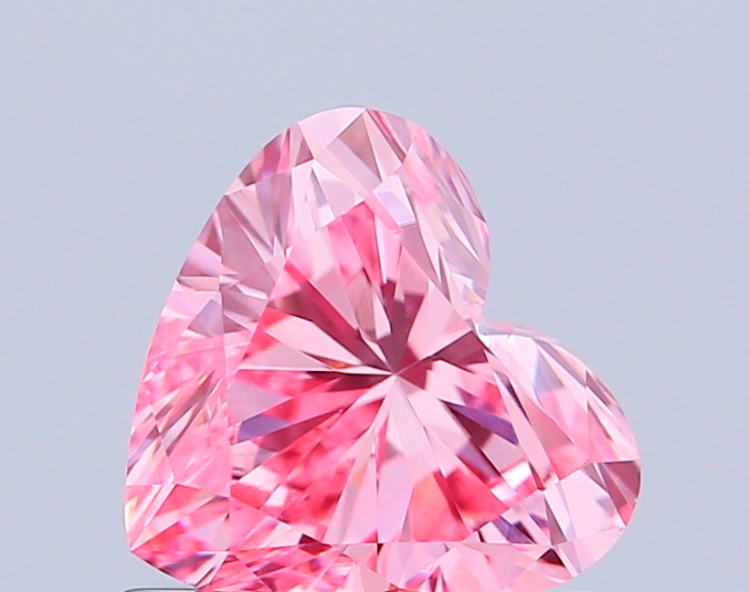 0.8ct Heart Fancy Vivid Pink VVS2 IGI