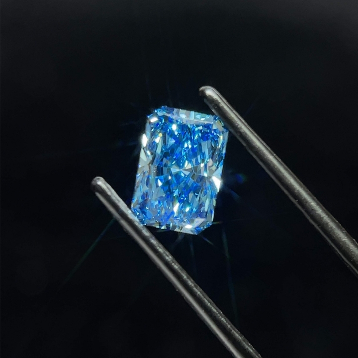 1.79ct Radiant Fancy Vivid Blue VS1 IGI