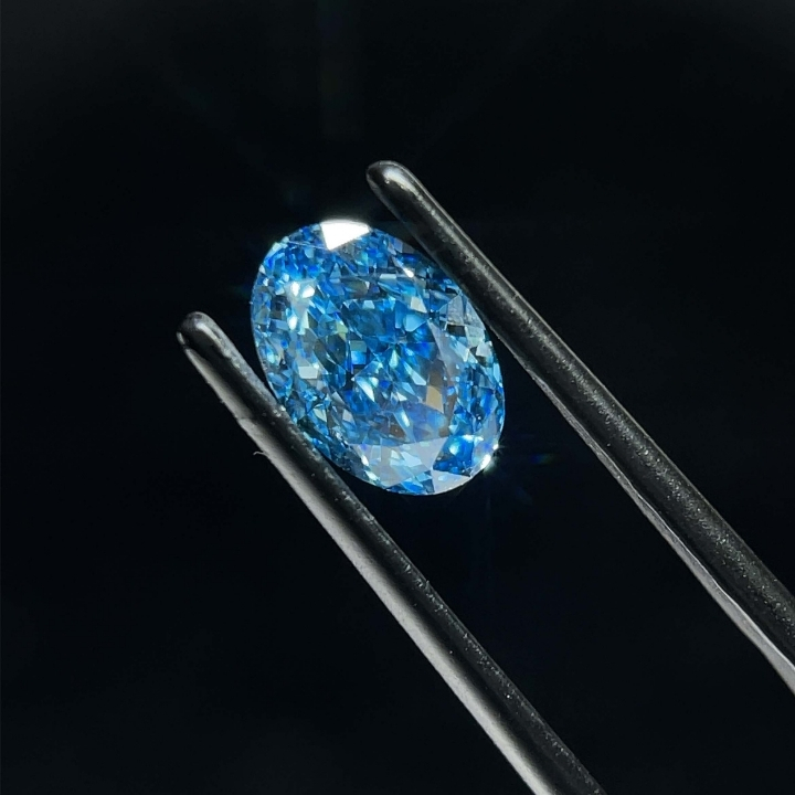 1.5ct Oval Fancy Vivid Blue VS1 IGI