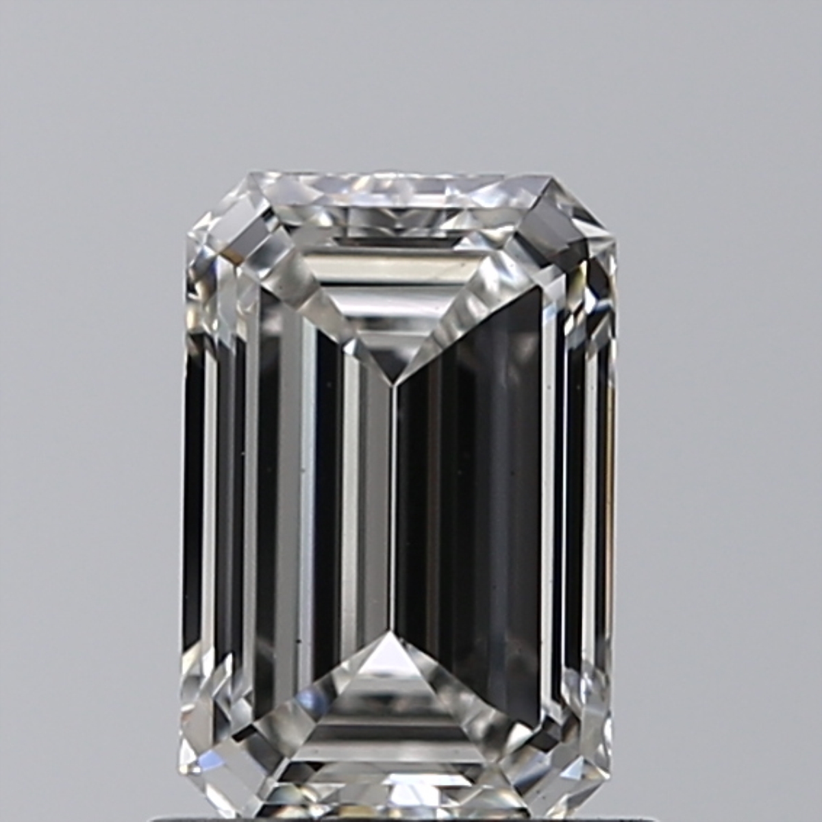 0.90 ct. emerald Lab Grown Diamond front image