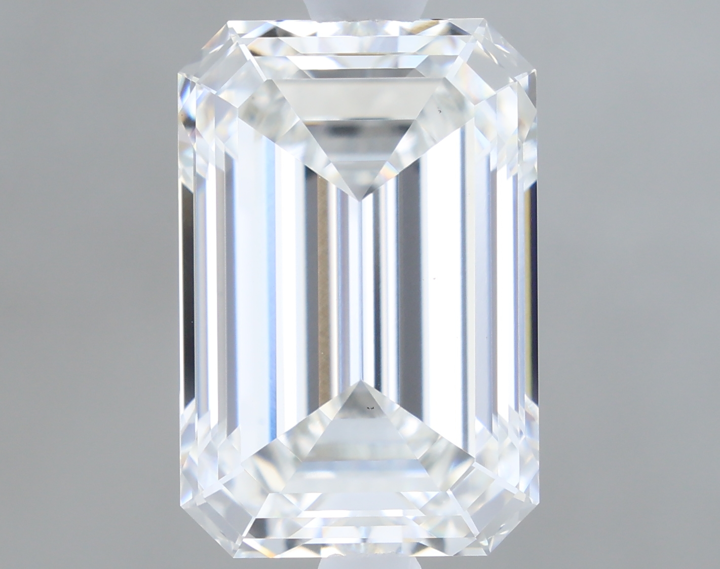 1.94 carat f VS1 EX Cut IGI emerald diamond