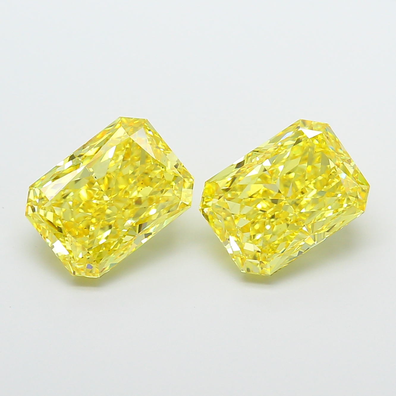 5.06ct Radiant Fancy Vivid Yellow VS2 IGI