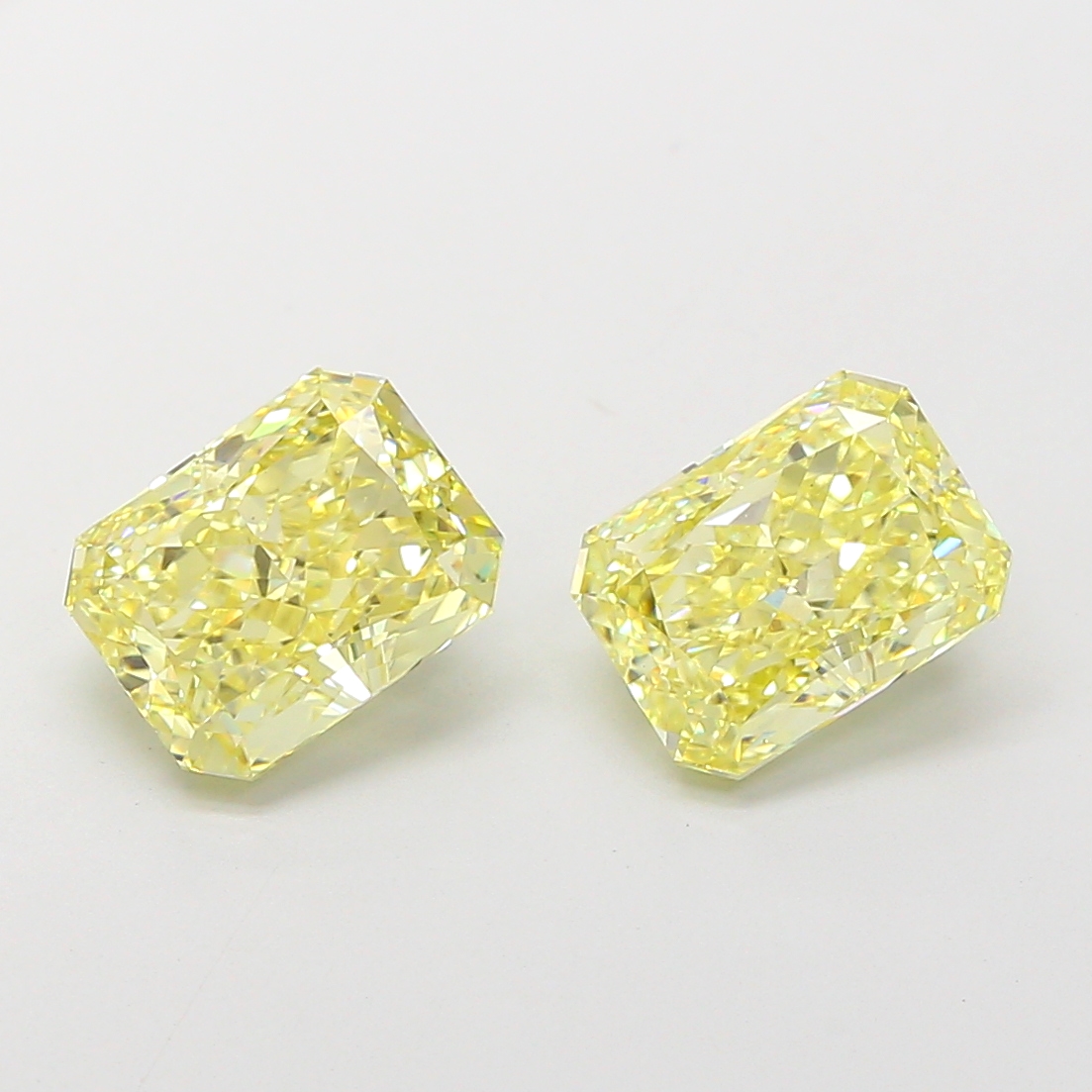 2.02ct Radiant Fancy Yellow VVS2 IGI