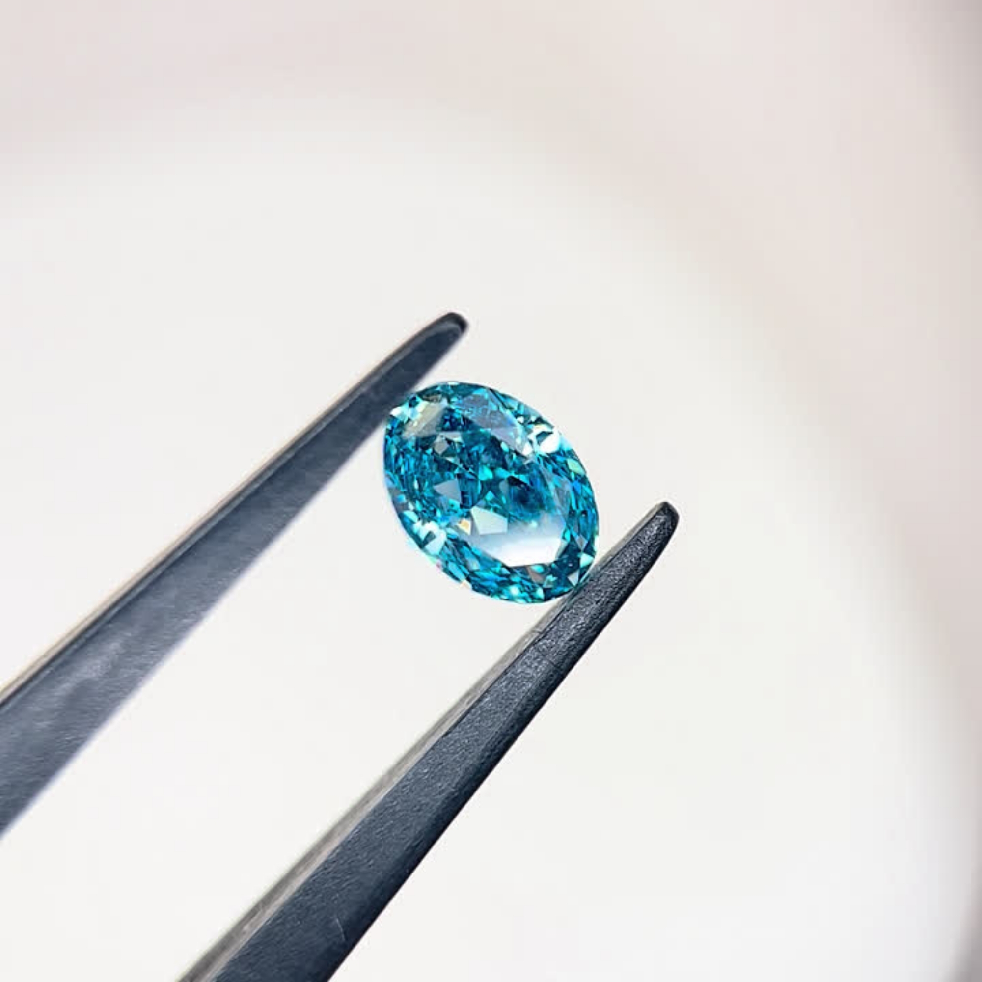 1.04ct Oval Fancy Vivid Blue VVS1 IGI
