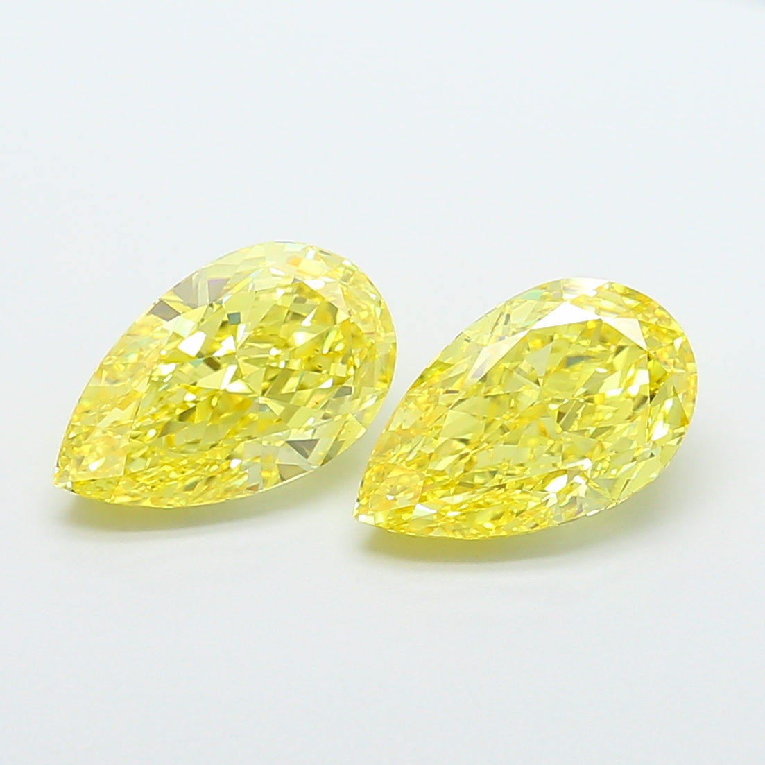 4ct Pear Fancy Vivid Yellow VS1 IGI