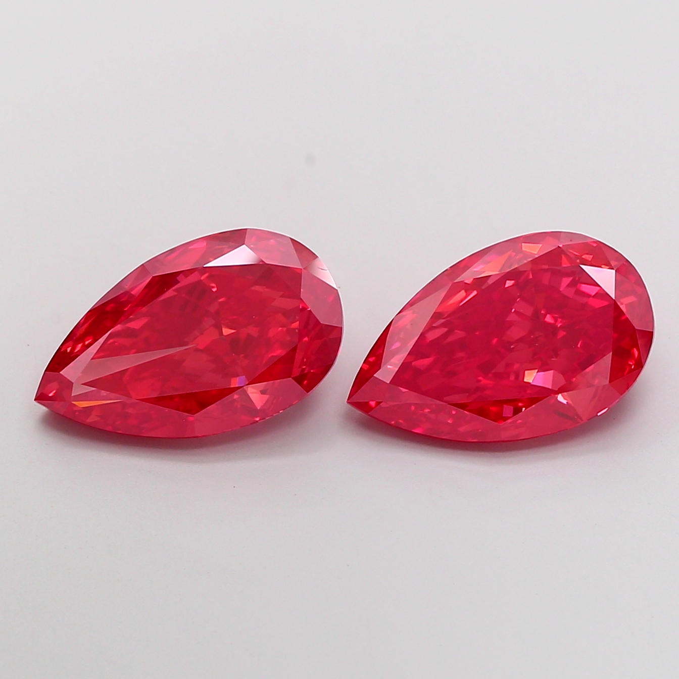 5.03ct Pear Fancy Vivid Red VS1 IGI