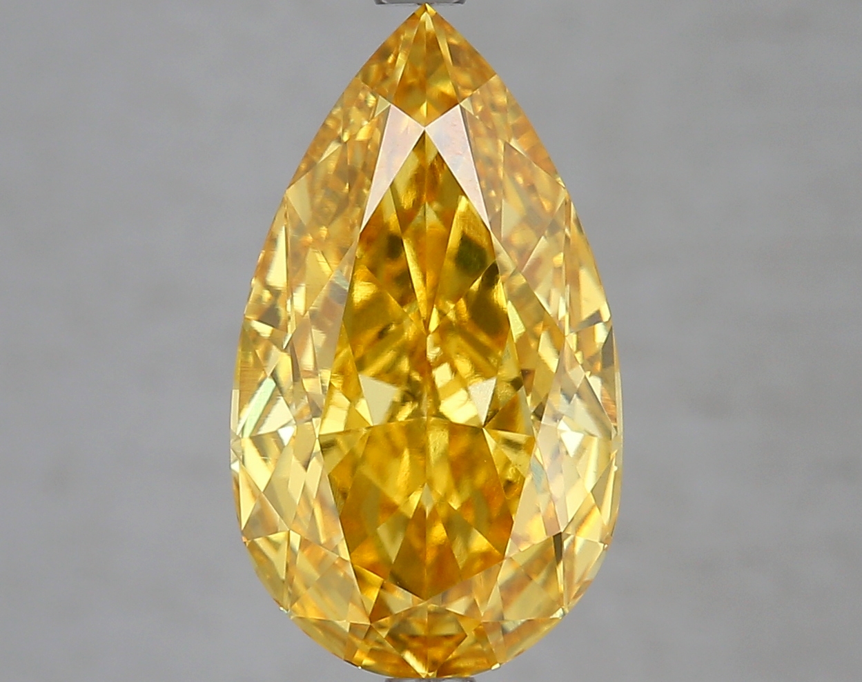 Pear 6.18ct Fancy Vivid Yellow VVS2