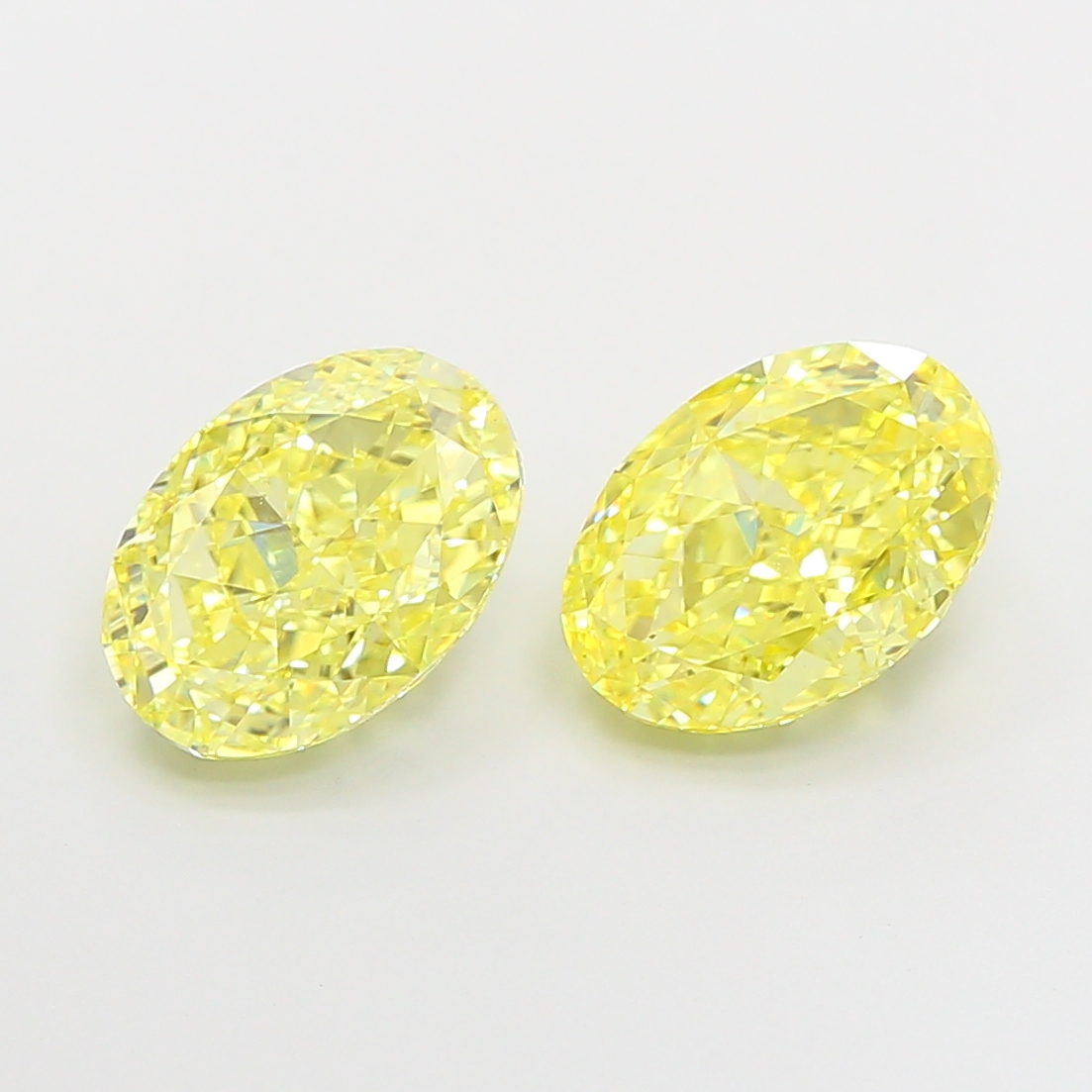 2.5ct Oval Fancy Vivid Yellow VS1 IGI