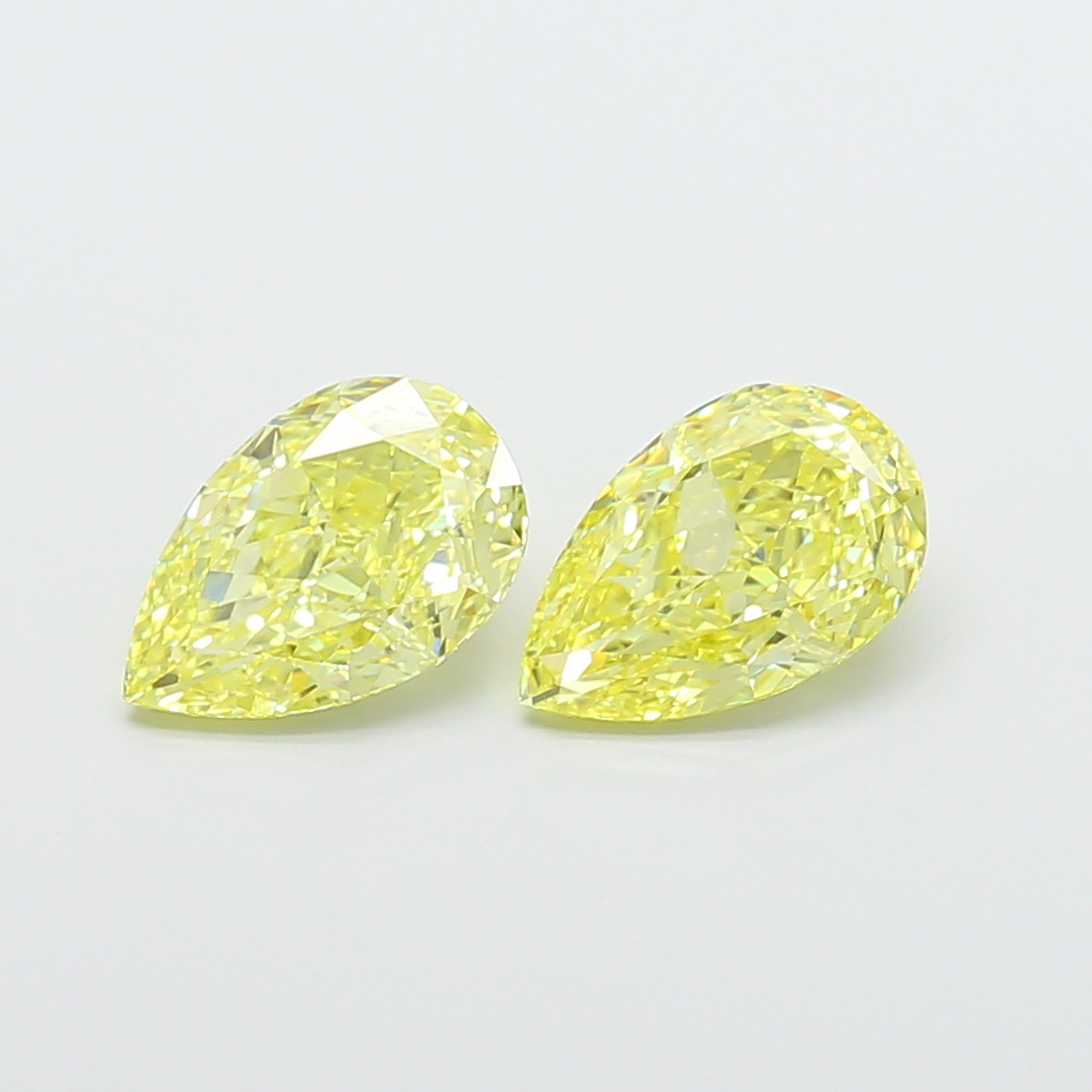 1.57ct Pear Fancy Intense Yellow VVS2 IGI