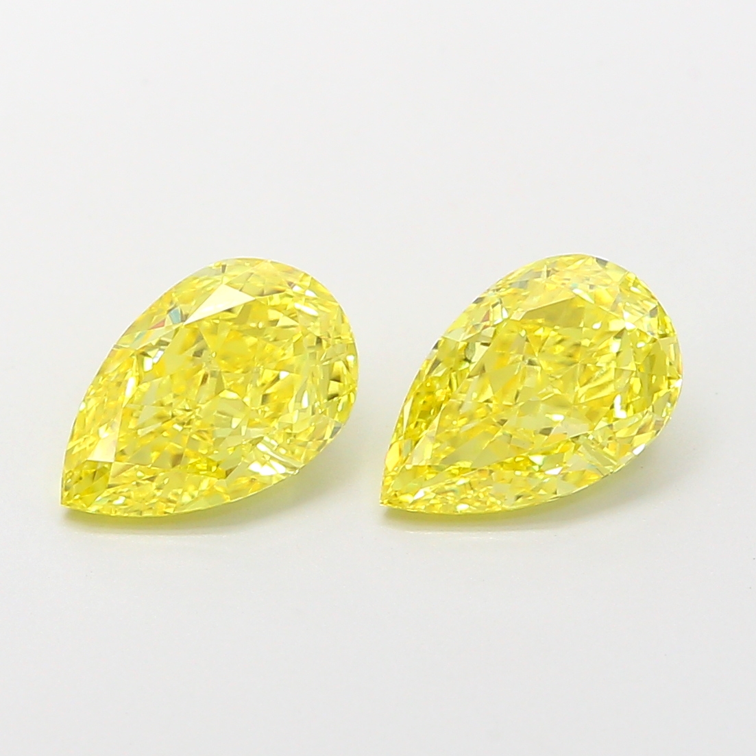 1.09ct Pear Fancy Vivid Yellow VVS2 IGI