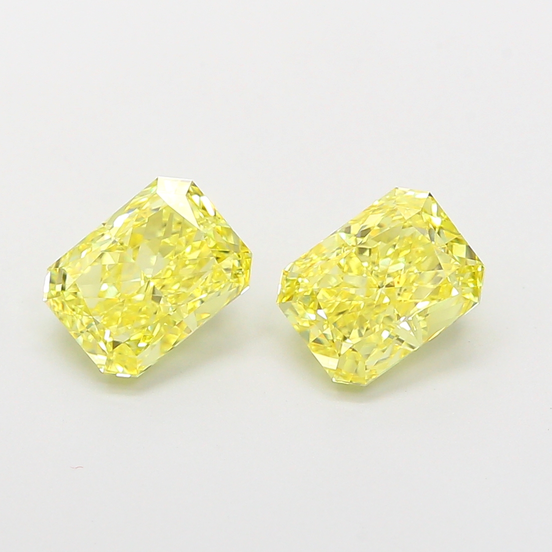 1.06ct Pear Fancy Intense Yellow VS1 IGI