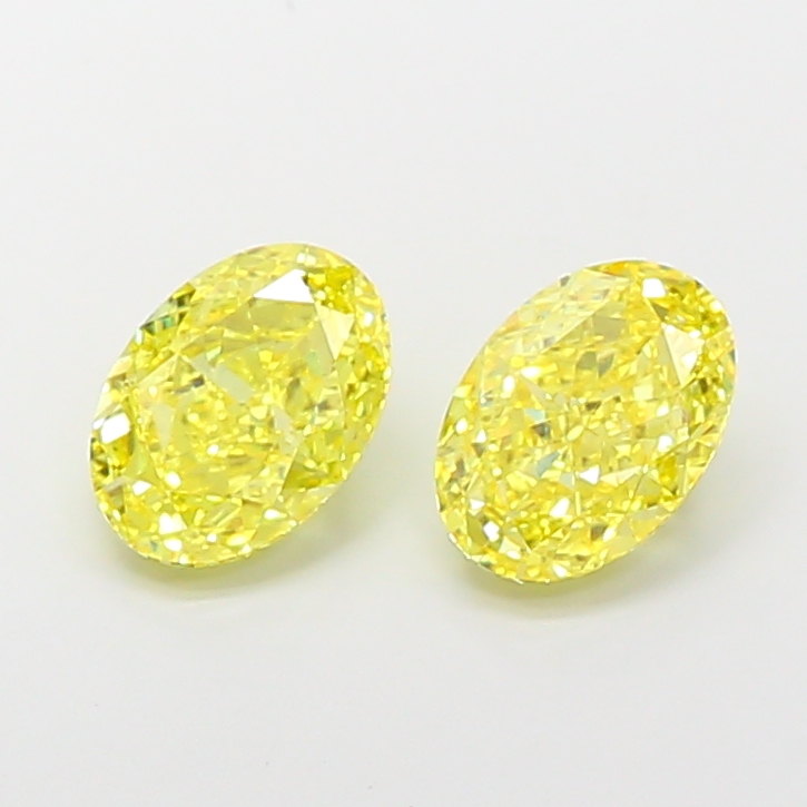 2.28ct Oval Fancy Vivid Yellow VVS2 IGI