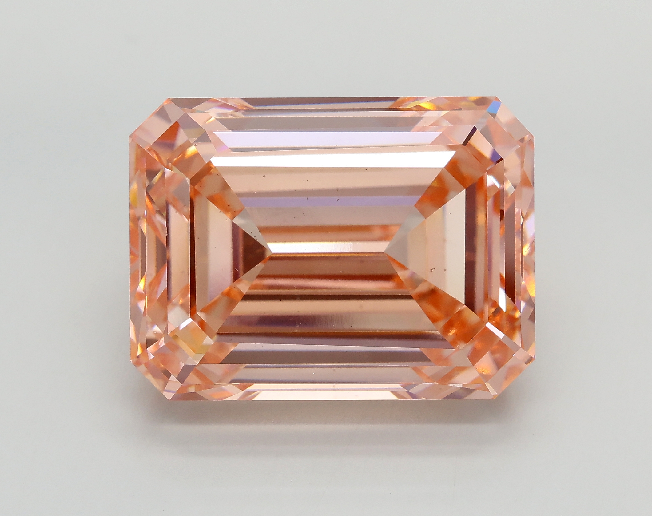 Emerald cut 22ct Fancy Vivid Pink VS2