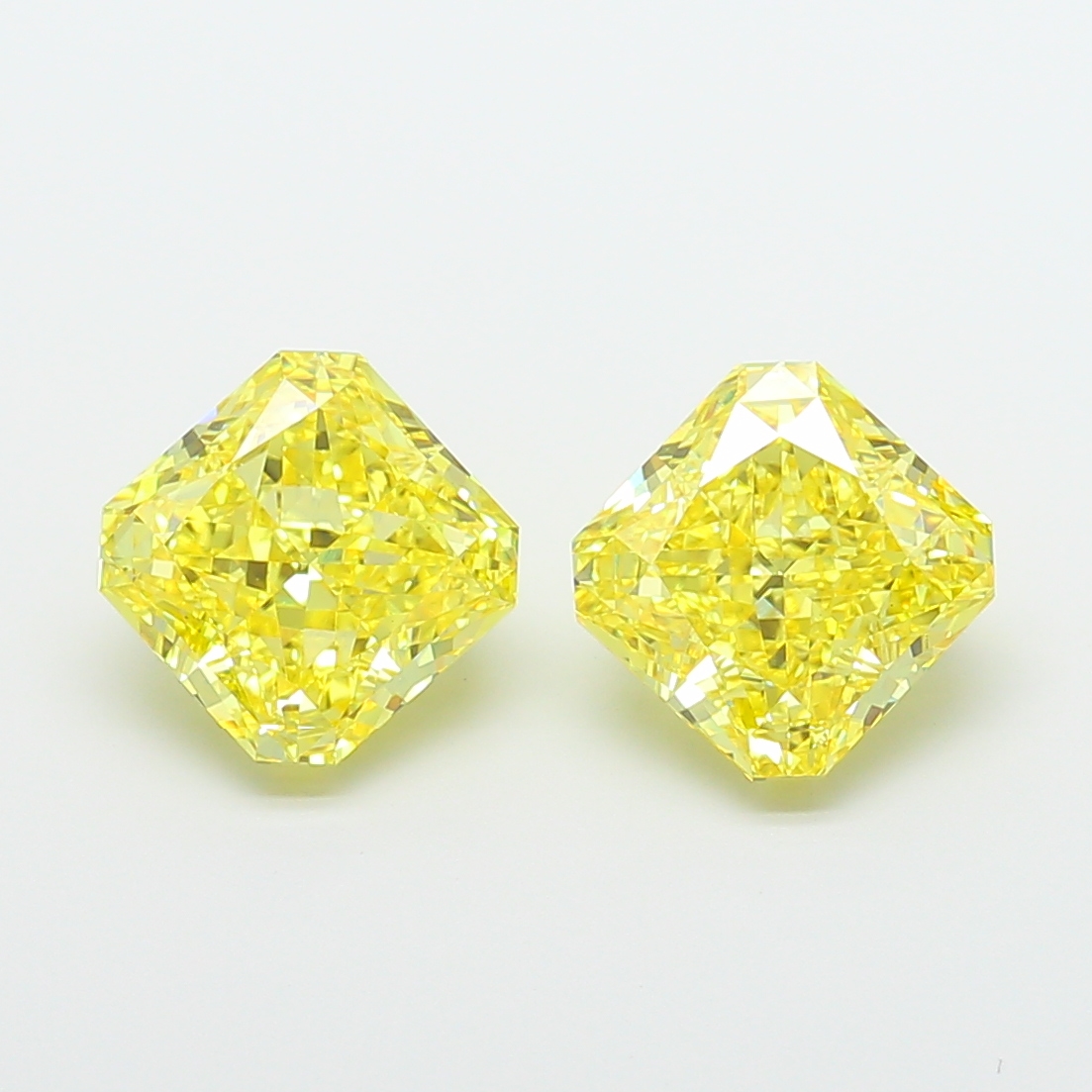 3.51ct Radiant Fancy Vivid Yellow VS1 IGI