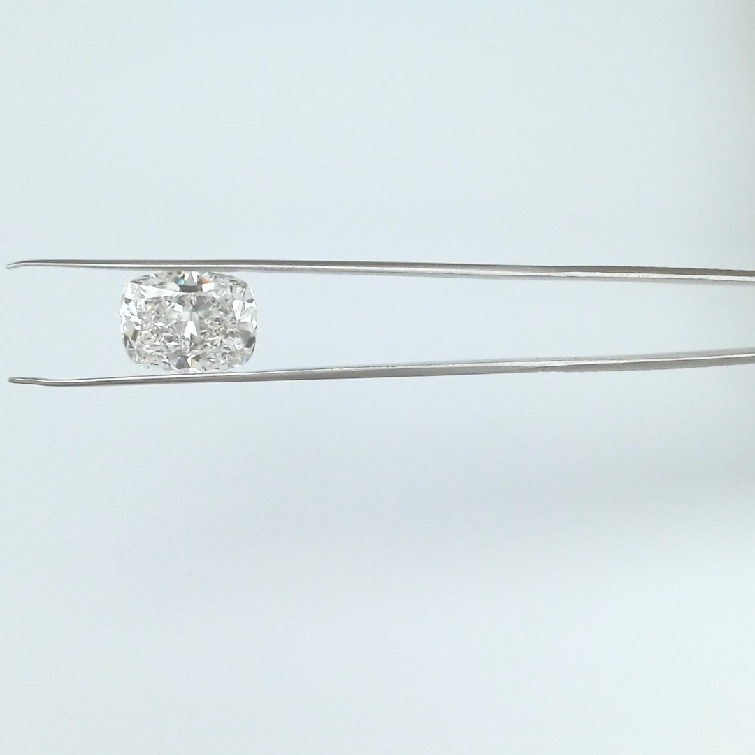 4.06ct Cushion E VVS1 IGI