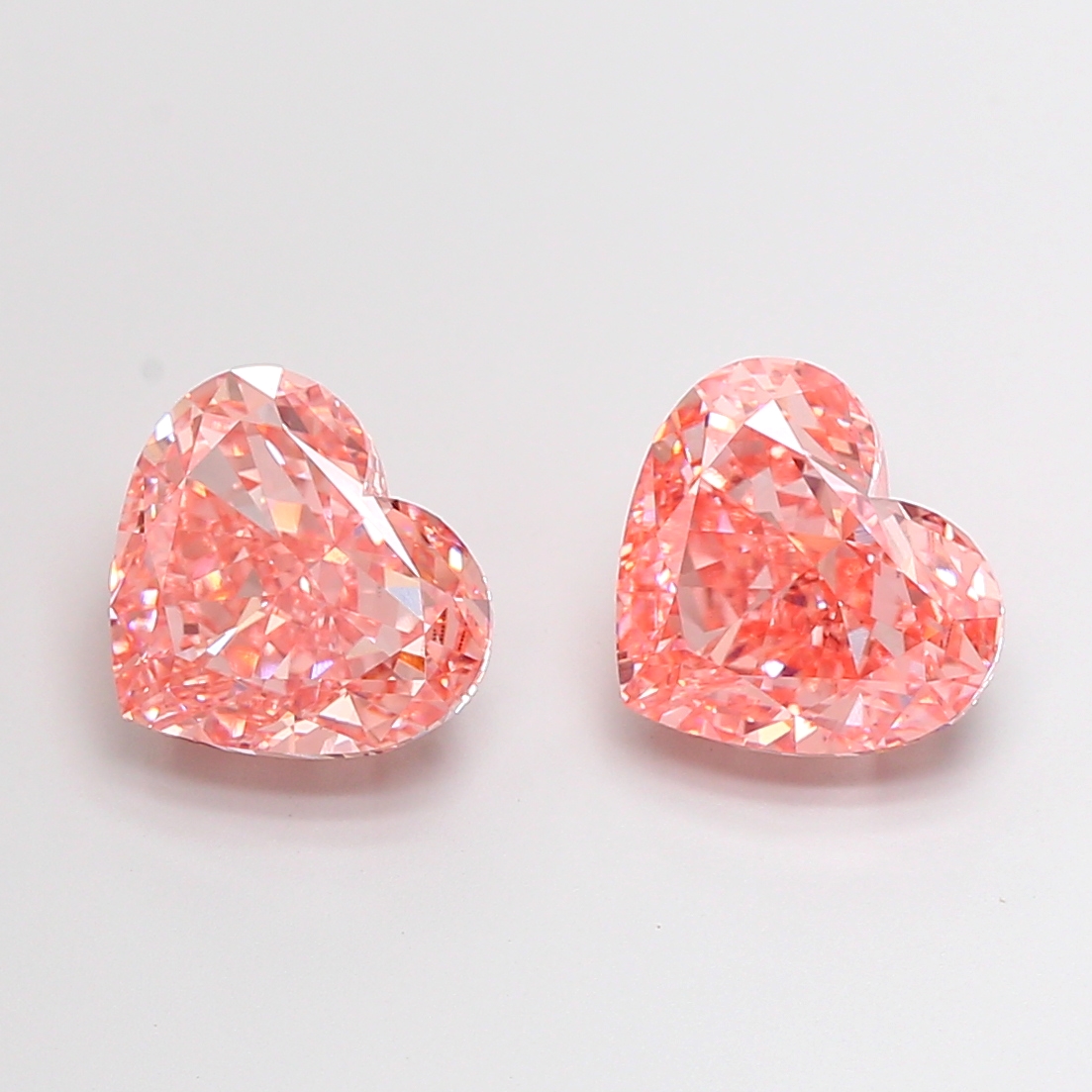 4.01ct Heart Fancy Vivid Pink VS1 IGI