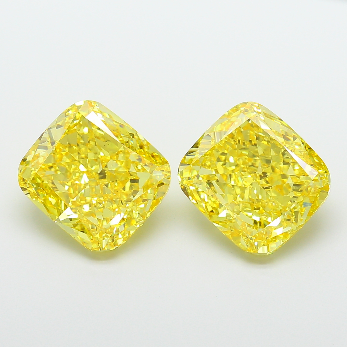 10.04ct Cushion Fancy Vivid Yellow VS2 IGI