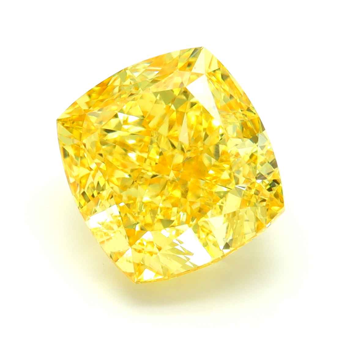 Cushion 5.09ct Fancy Vivid Yellow VVS2