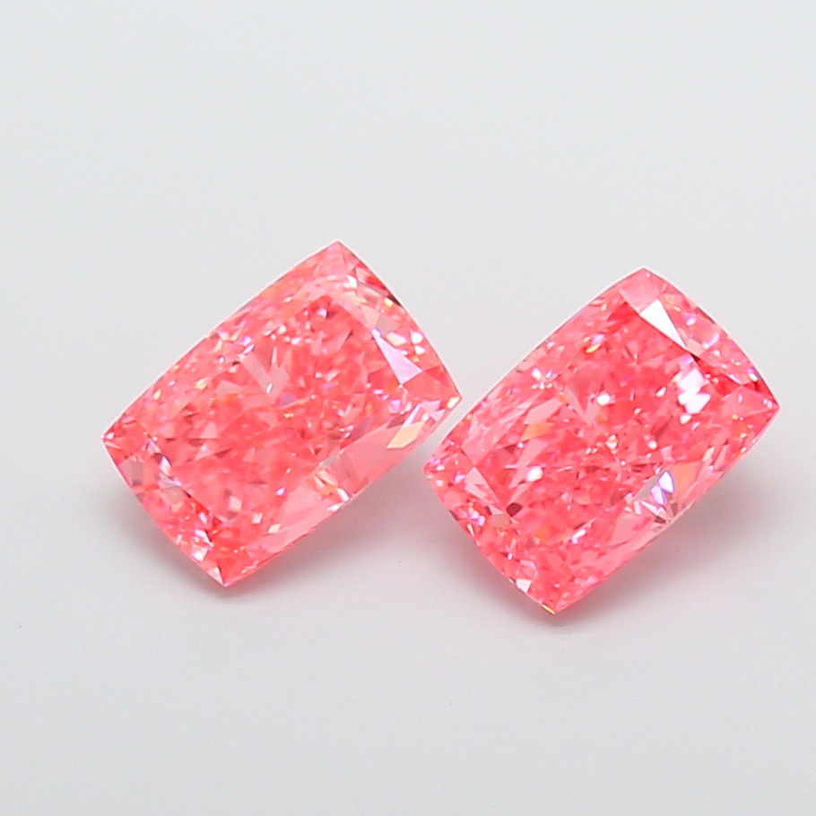 3.26ct Cushion Fancy Vivid Pink VVS2 IGI