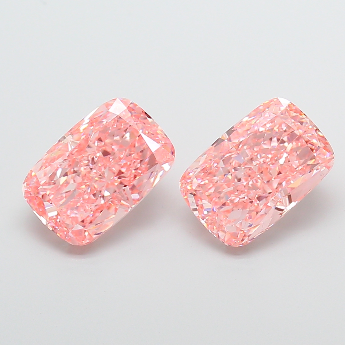 5ct Cushion Fancy Vivid Pink VS2 IGI