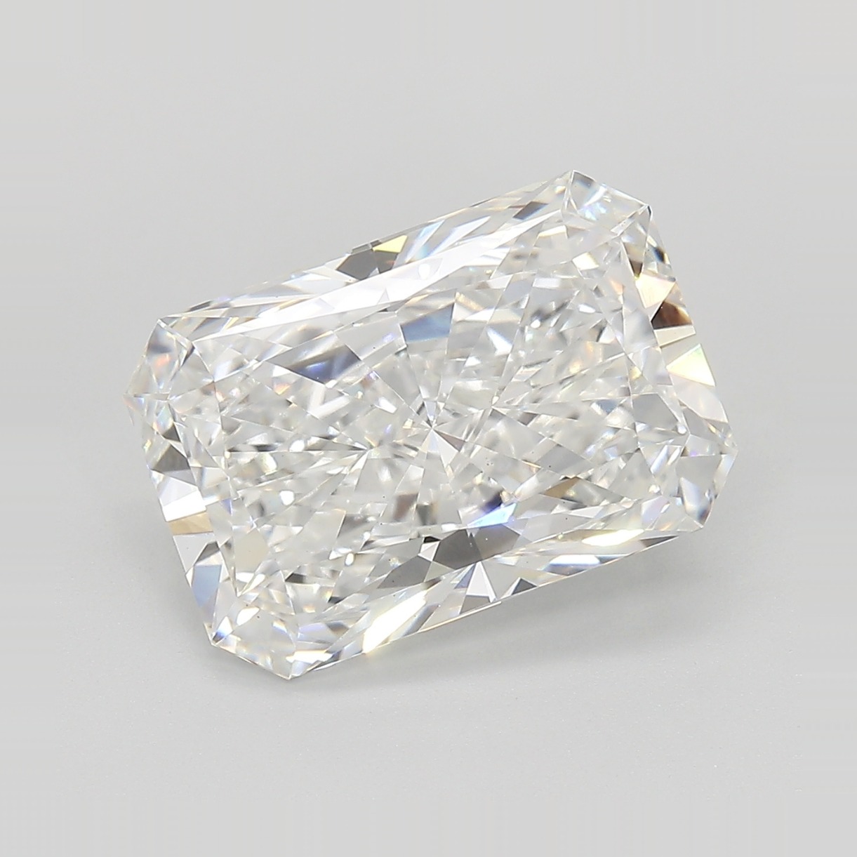 5.81ct Radiant Lab-Grown Diamond · E/VS1