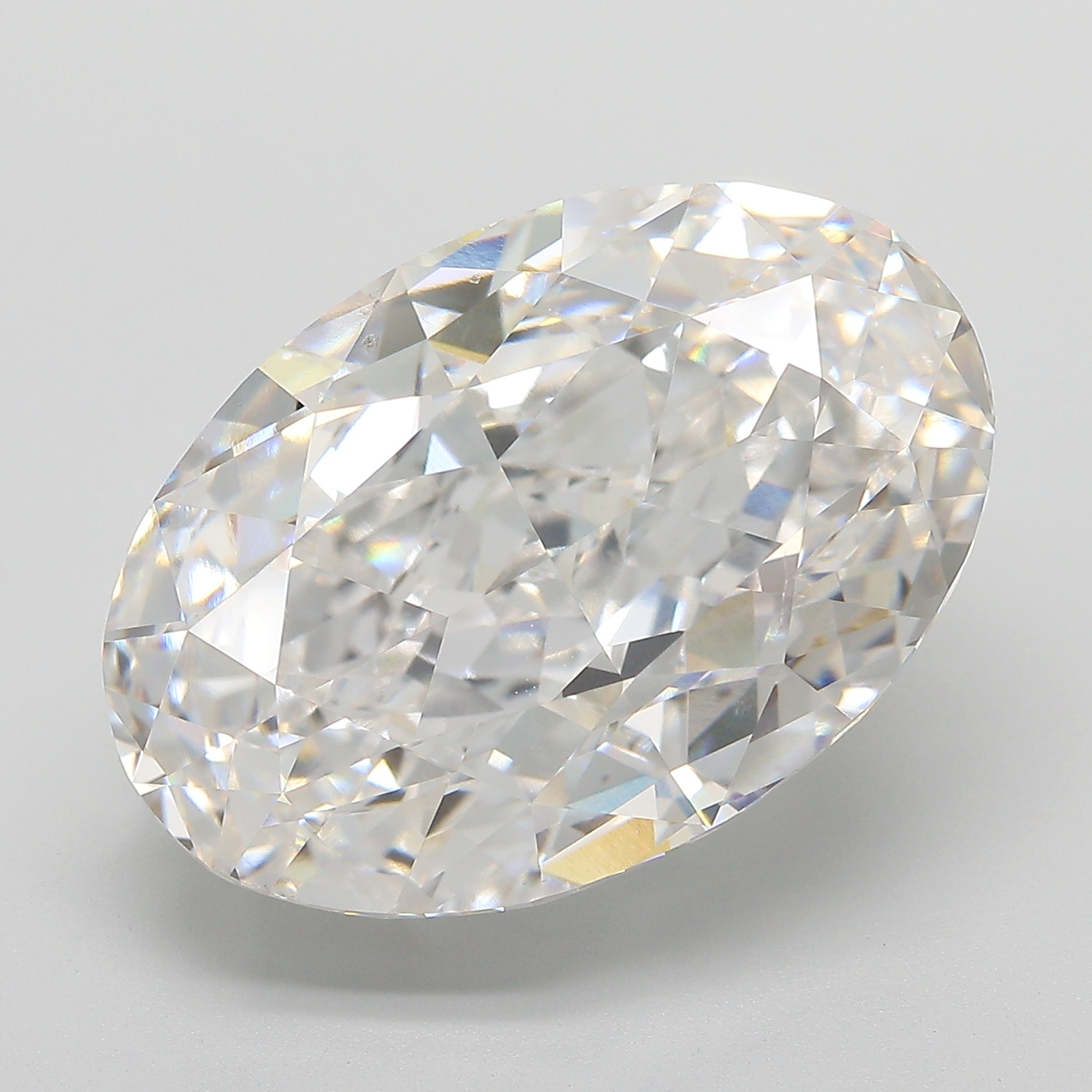Oval 18ct E VS2