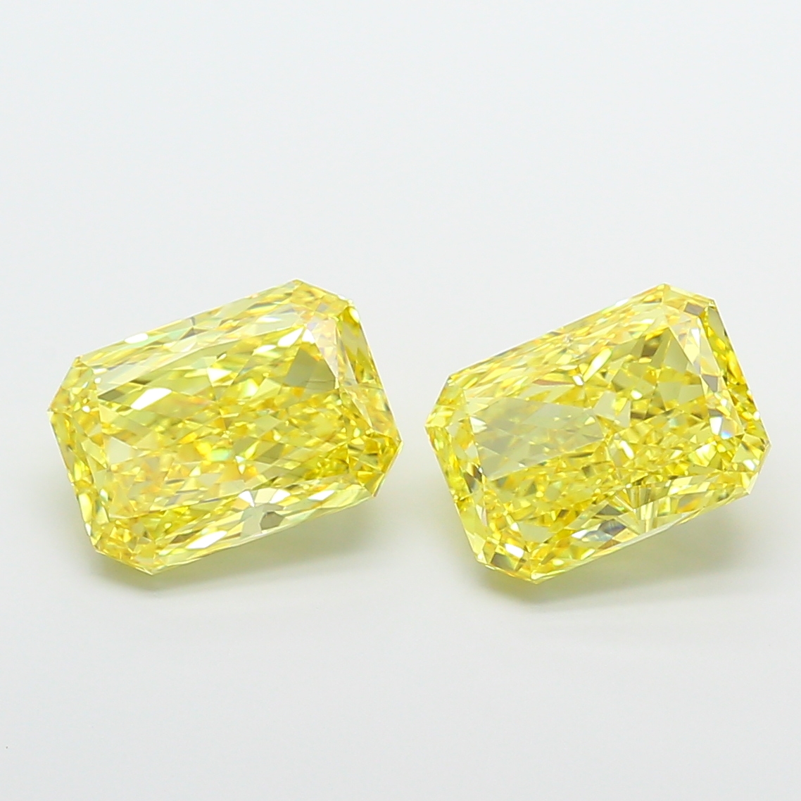 5.0ct Radiant Fancy Vivid Yellow VS2 IGI
