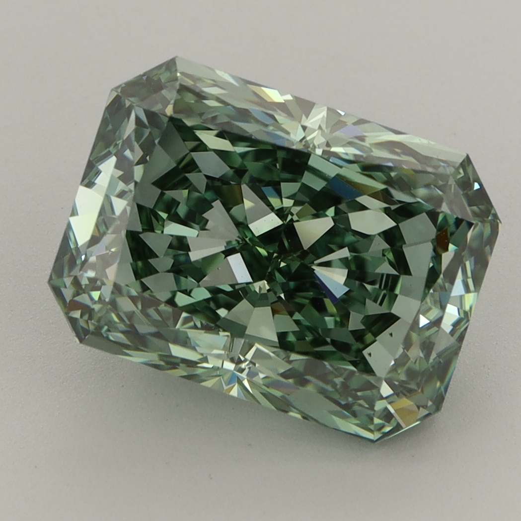 Radiant 5.45ct Fancy Vivid Green VVS2