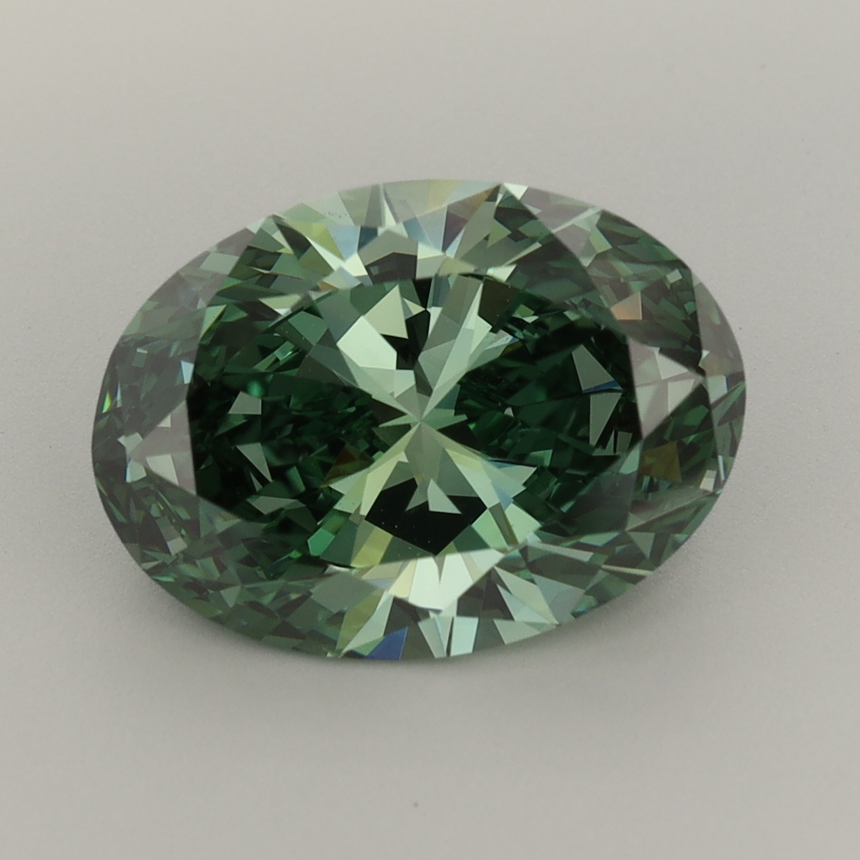 Oval 4.09ct Fancy Vivid Green VS1