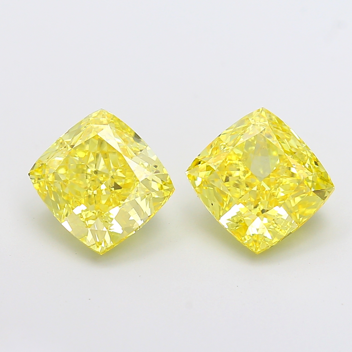 Cushion Modified 4.03ct Fancy Vivid Yellow VS1