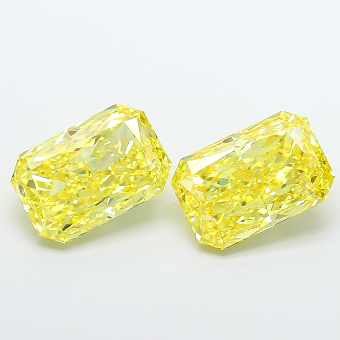 Radiant 5.03ct Fancy Vivid Yellow VS2