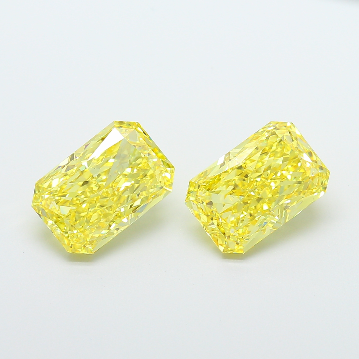 Radiant 5.00ct Fancy Vivid Yellow VS2