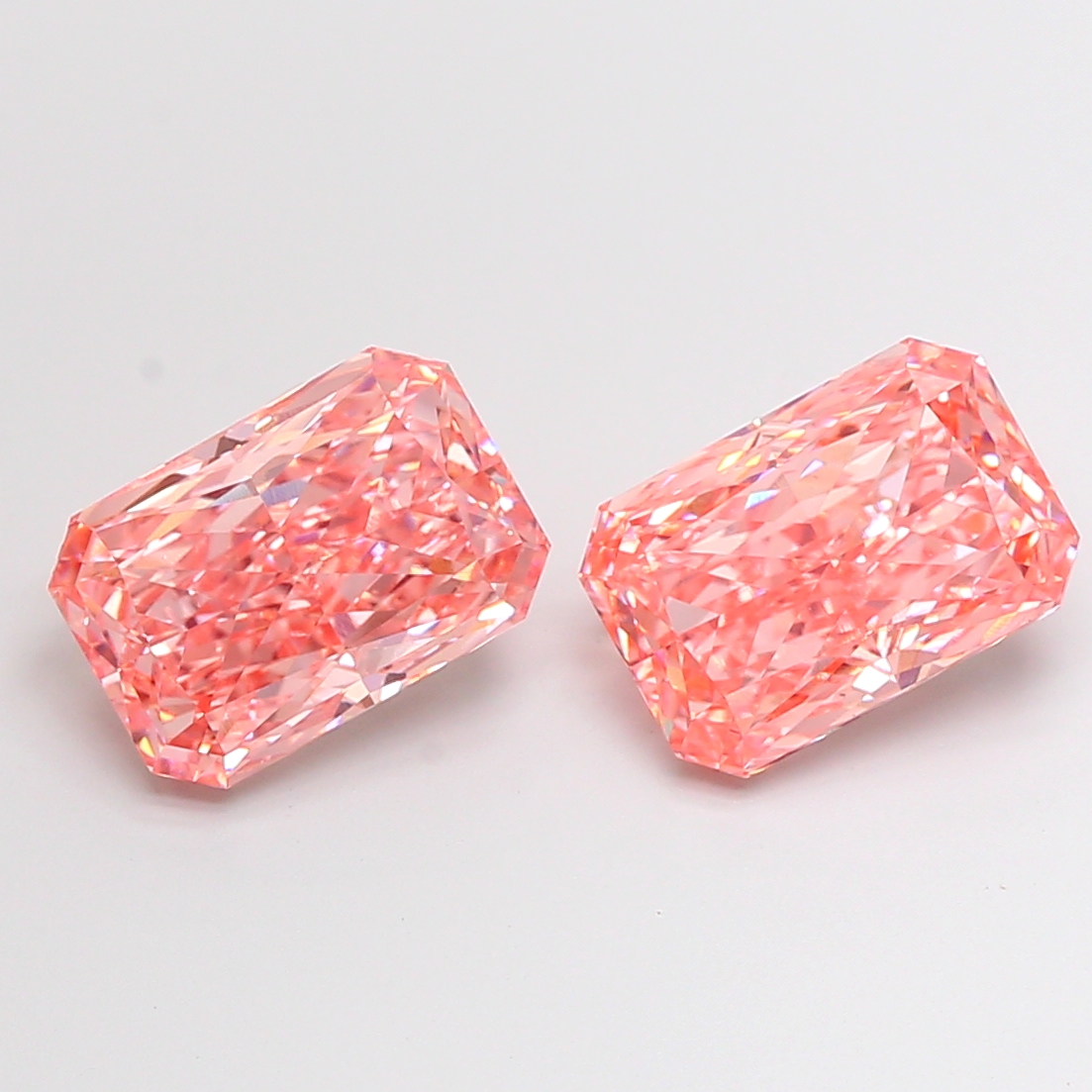 Radiant 4.01ct Fancy Vivid Pink VS1