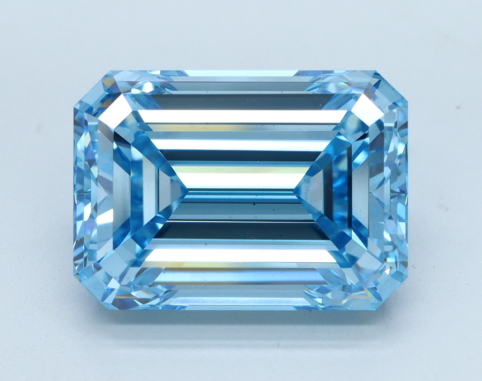 Emerald cut 10ct Fancy Vivid Blue VS2