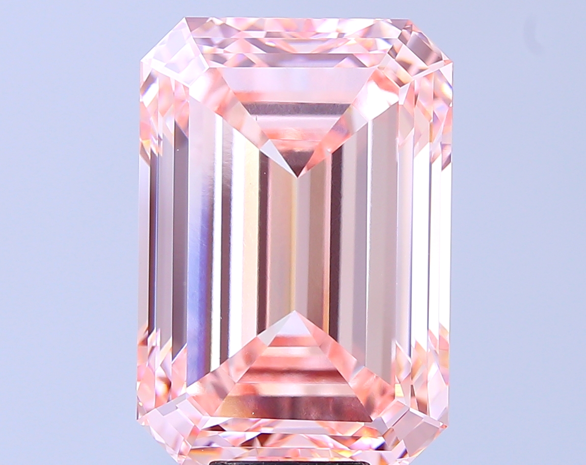 Emerald cut 14ct Fancy Intense Pink VS1