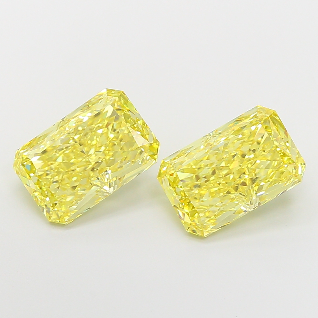 Radiant 4.03ct Fancy Vivid Yellow VS1