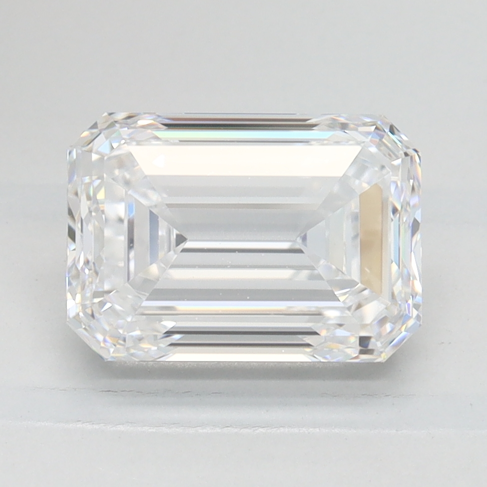 2.01 carat e VS2 EX Cut IGI emerald diamond