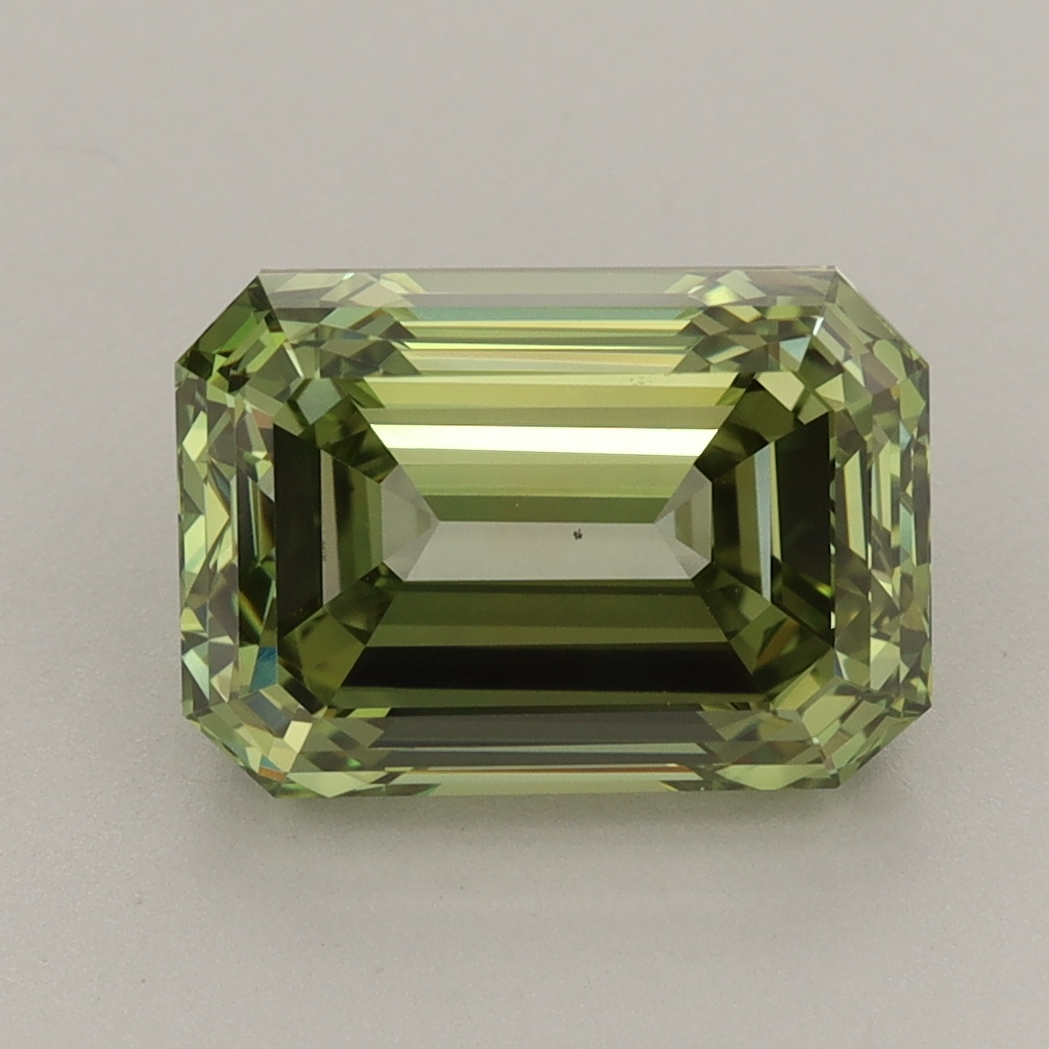 Emerald cut 4.06ct Fancy Vivid Green VS1