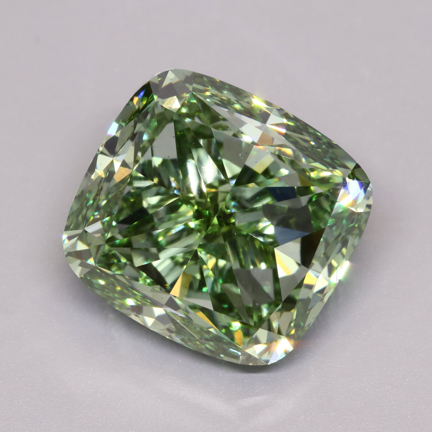 Cushion 20ct Fancy Vivid Green VS2