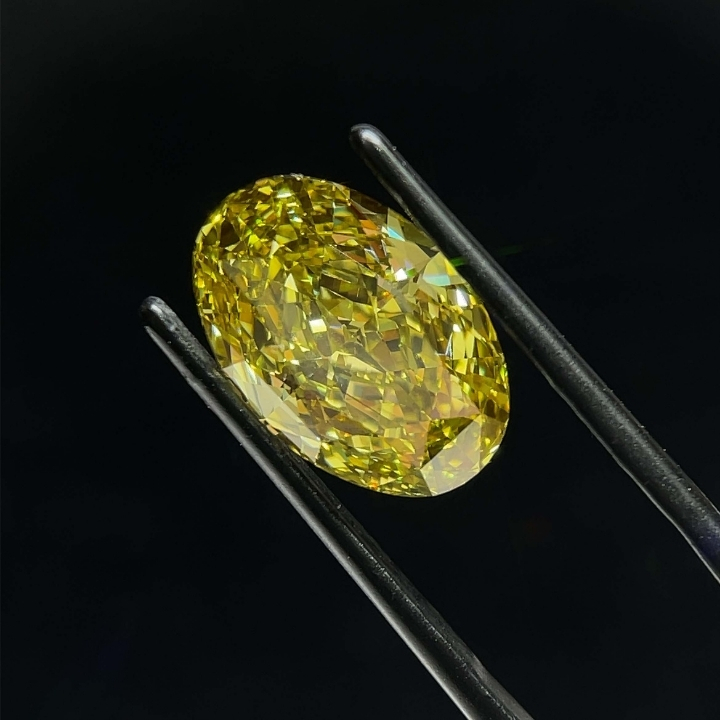 Oval 5.56ct Fancy Intense Greenish Yellow VVS2
