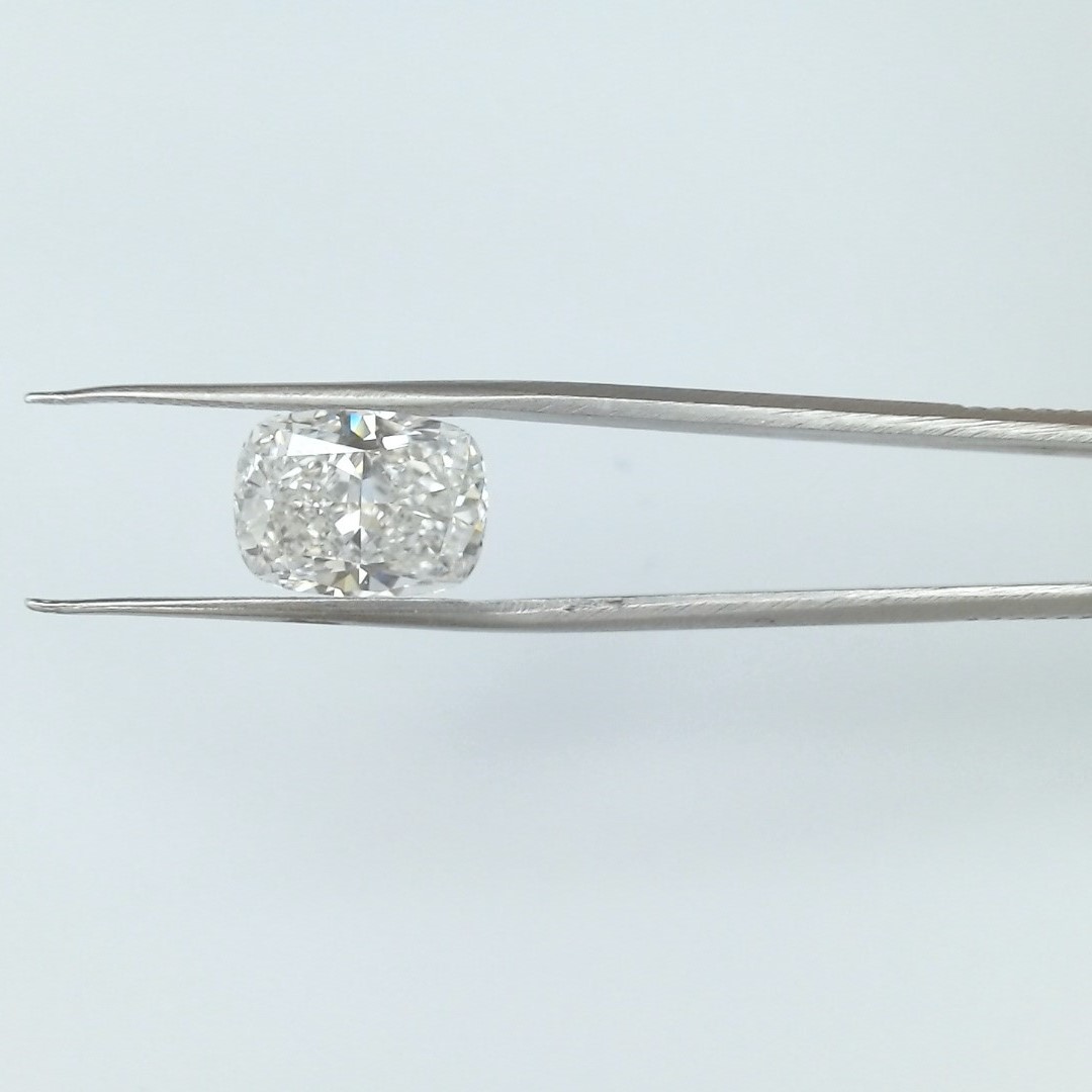 4.47 Carat Cushion Cut E VVS1 Diamond - view 1