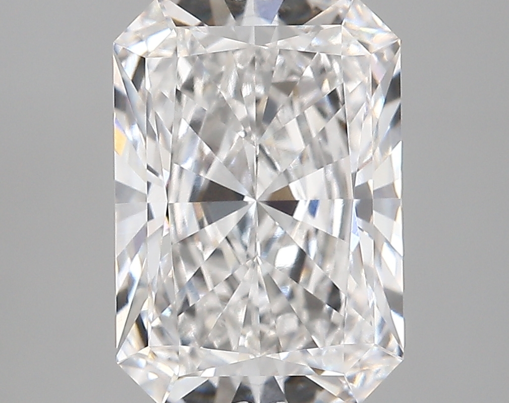4.41 Carat Radiant Cut E VVS1 Diamond - view 1