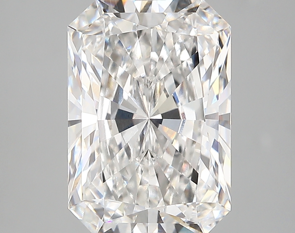 4.24 Carat Radiant Cut E VVS1 Diamond - view 1