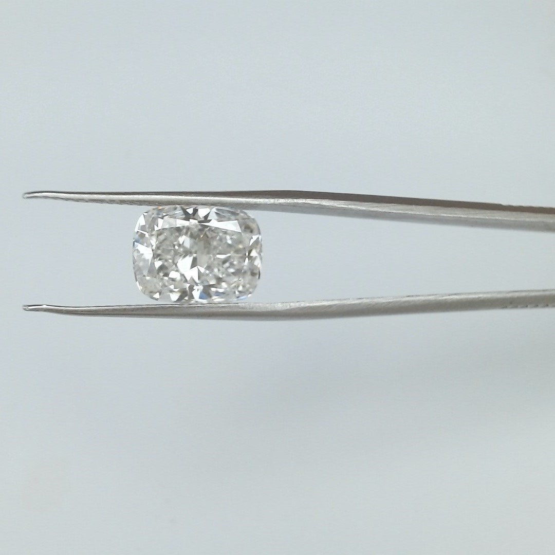 4.00 Carat Cushion Cut E VVS1 Diamond - view 1