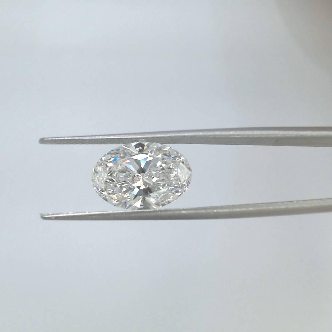 3.82 Carat Oval Cut E VVS1 Diamond - view 1